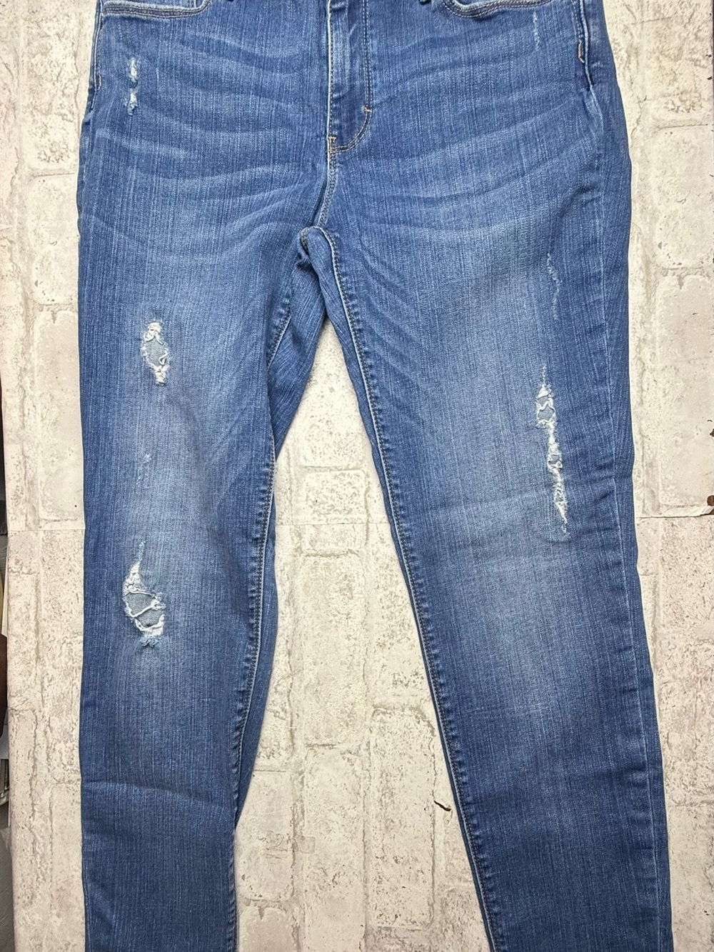 White House Black Market WHBM The Skinny Jeans Distressed Patched Holes EUC 8 😍